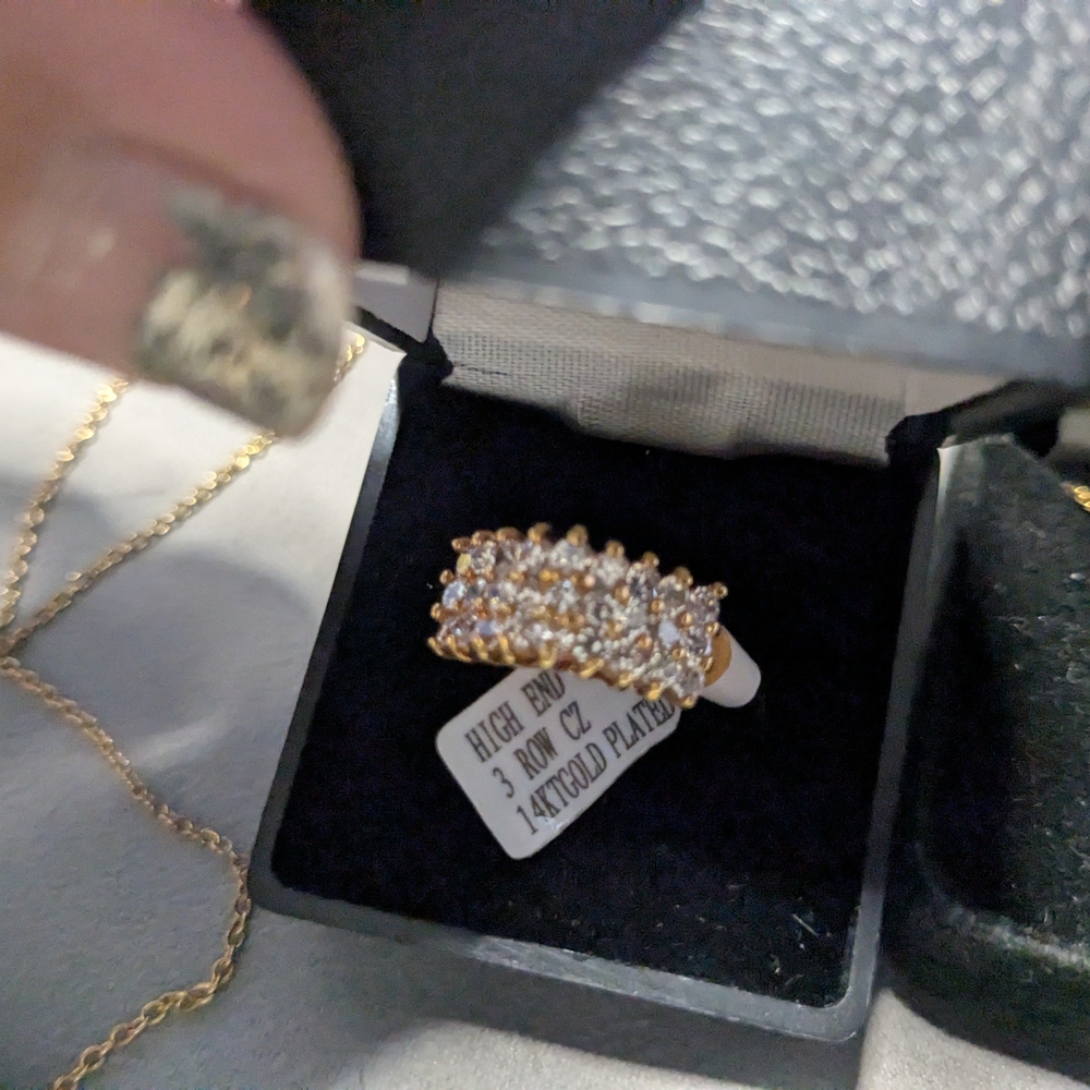 Elegant Gold-Plated Women's Ring